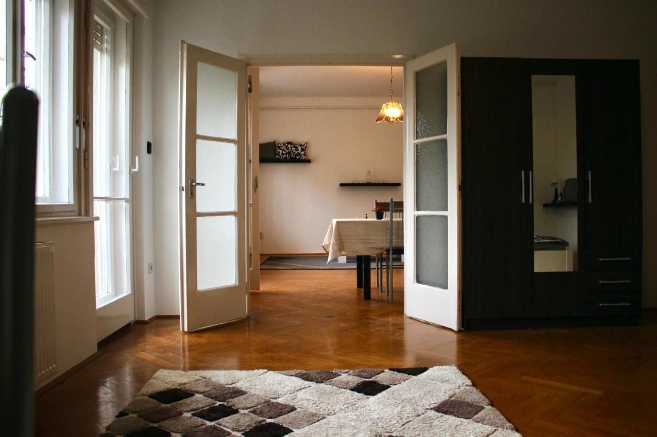 Castle Stallion Apartment *